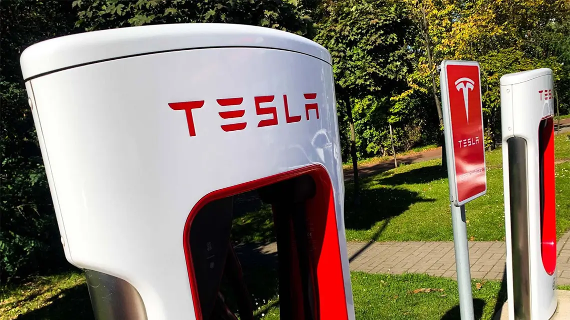 Tesla möter hinder – svensk myndighet stoppar snabbare laddutbyggnad