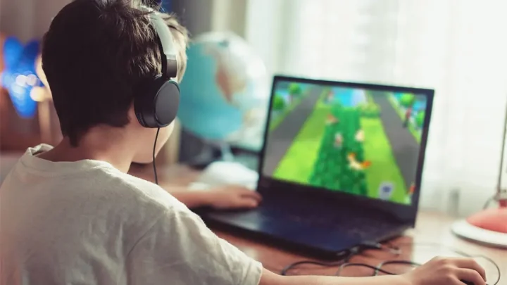 Spel istället för skolarbete – datorernas dubbla roll i klassrummet