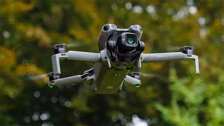 DJI Mini 5 Pro är äntligen här – kraftfull drönare med fickvänlig design