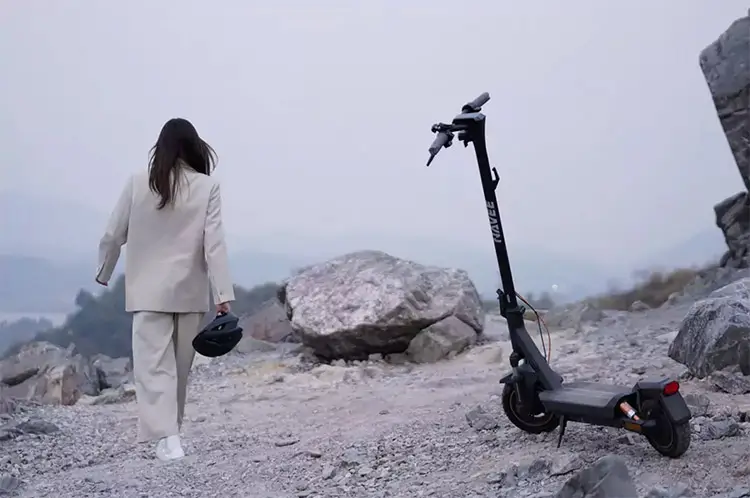 NAVEE imponerar på IFA 2025 – nya elsparkcyklar för stad och terräng